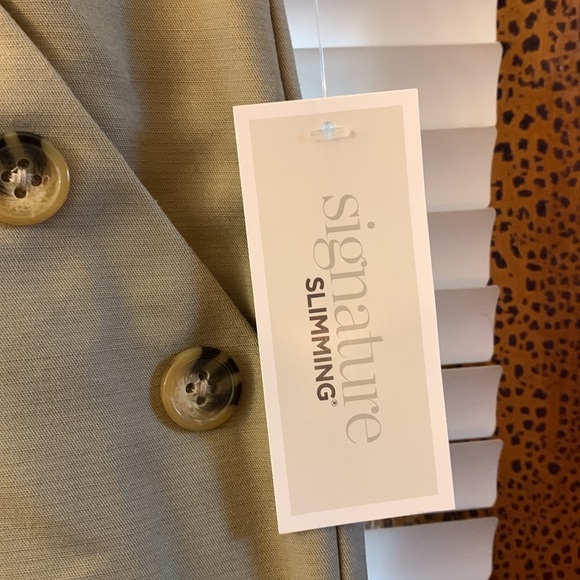 BRAND NEW, Signature Slimming ankle pant, khaki, size 20W - Picture 3 of 6